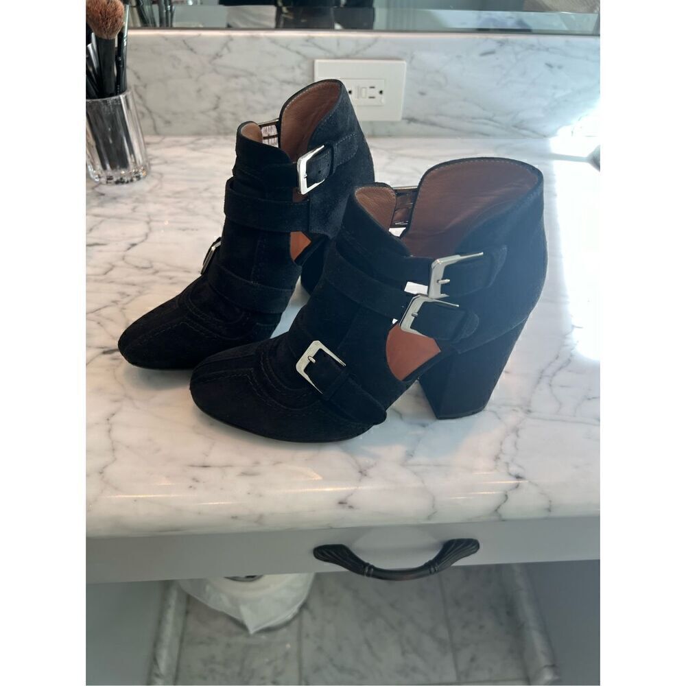 Laurence Dacade Wommen's Black Almond Toe Sheena Kid Suede Ankle Bootie Size 38